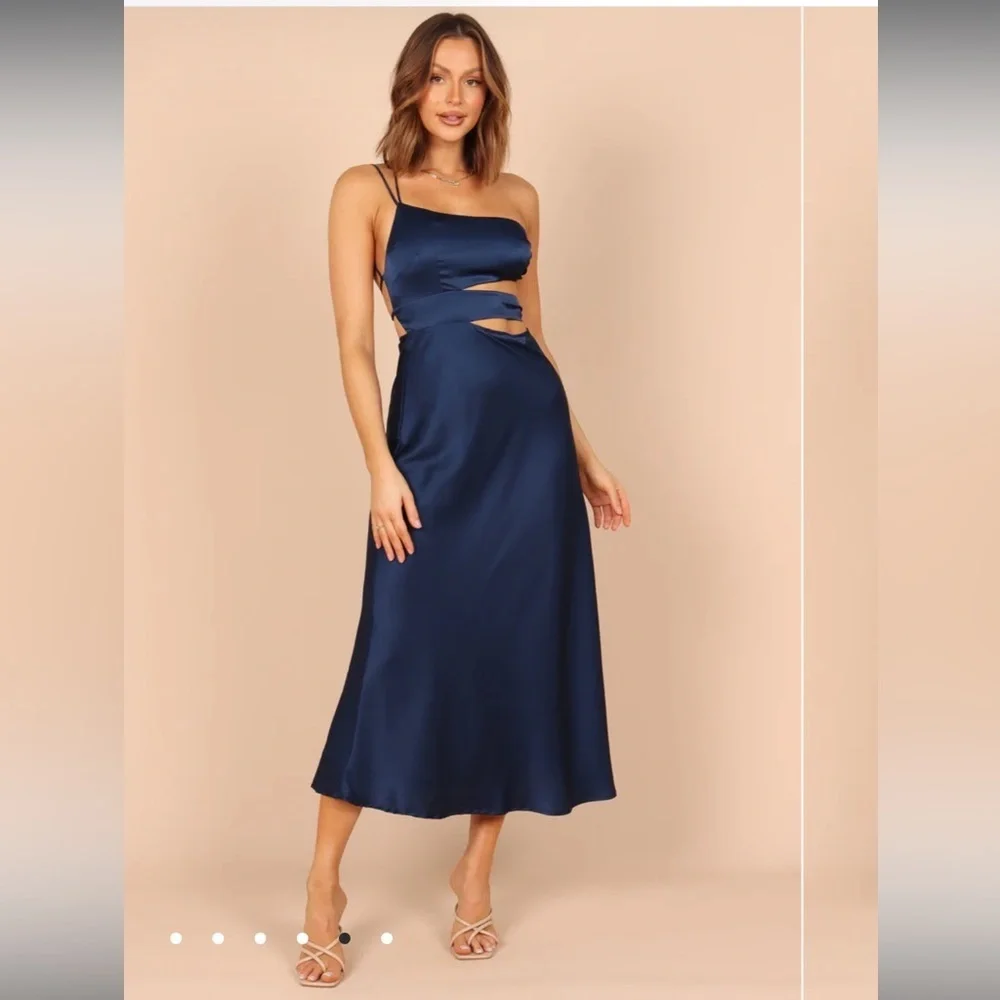NWT Forelle One Shoulder Cut Out Midi Dress - Navy​​ - Picture 2 of 7